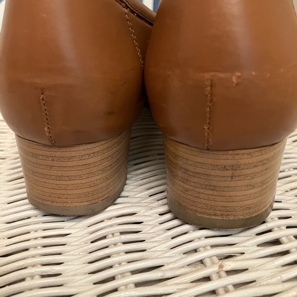 Salvatore Ferragamo Tan Stacked Heel with Gold/Silver Gancini Logo - Picture 4 of 14